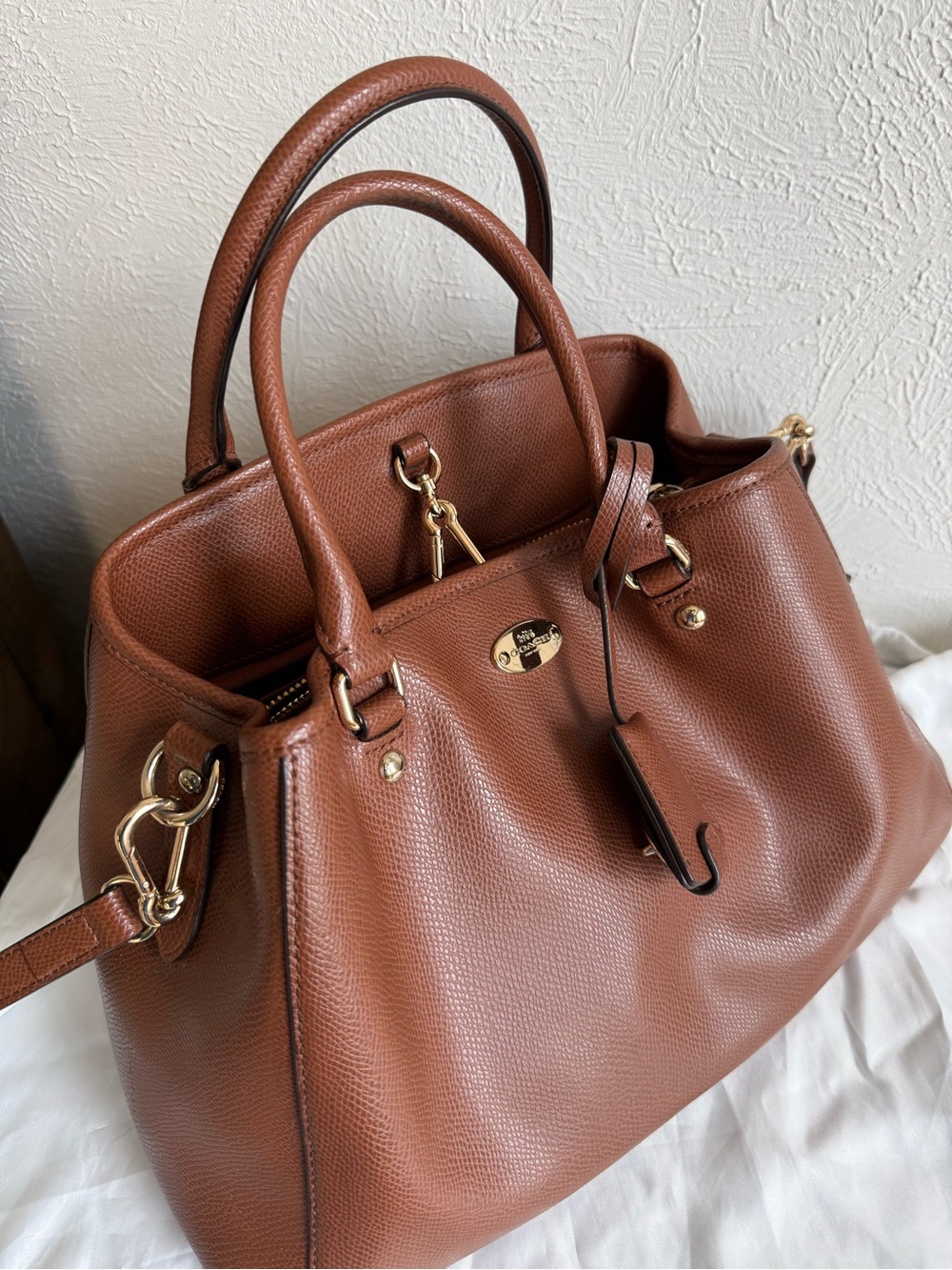 COACH small Margot Carryall in tan pebbled leather - Picture 2 of 5